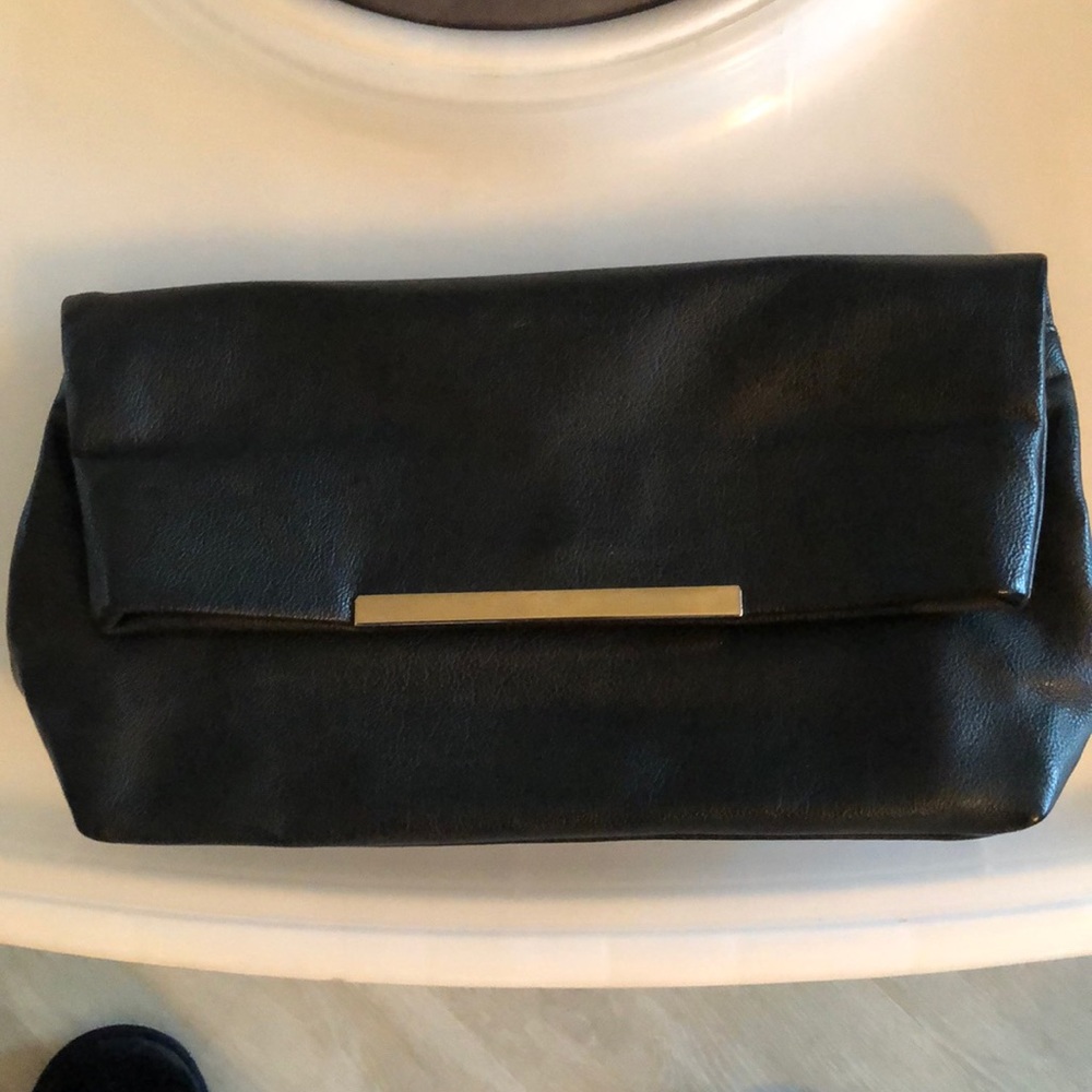 Clutch black